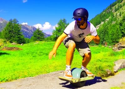 Location trottinette et skateboard électriques via Skimium Art de Glisse aux Menuires