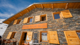 Mountain refuge / REFUGE DU LAC DU LOU