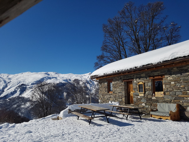 Extérieur refuge du Trait d'Union Extérieur refuge du Trait d'Union