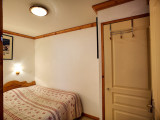 _lv_images__lot_0002050023_10_26504409