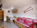 _lv_images__lot_0012030616_02_24525320