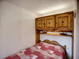 _lv_images__lot_0012030616_05_33001750