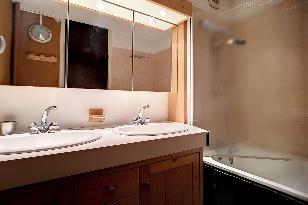 _agence-des-belleville_lv_images__lot_0000045056_13_27680660 _agence-des-belleville_lv_images__lot_0000045056_13_27680660