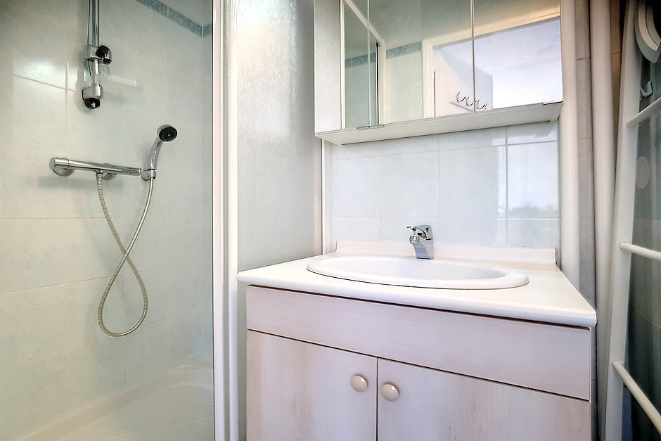 _agence-des-belleville_lv_images__lot_0000045172_12_27042077 _agence-des-belleville_lv_images__lot_0000045172_12_27042077