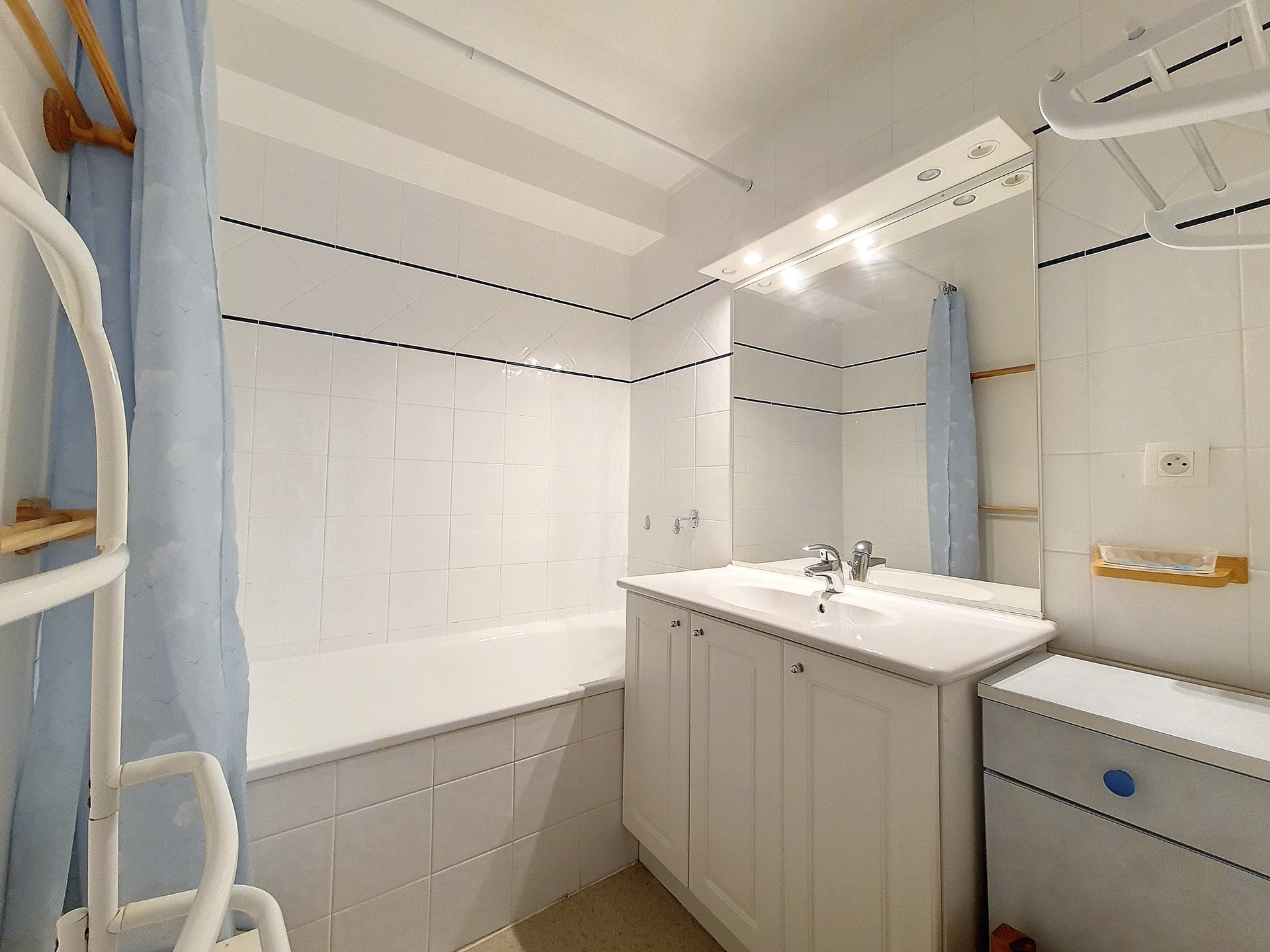 _agence-des-belleville_lv_images__lot_0000045194_13_27793566