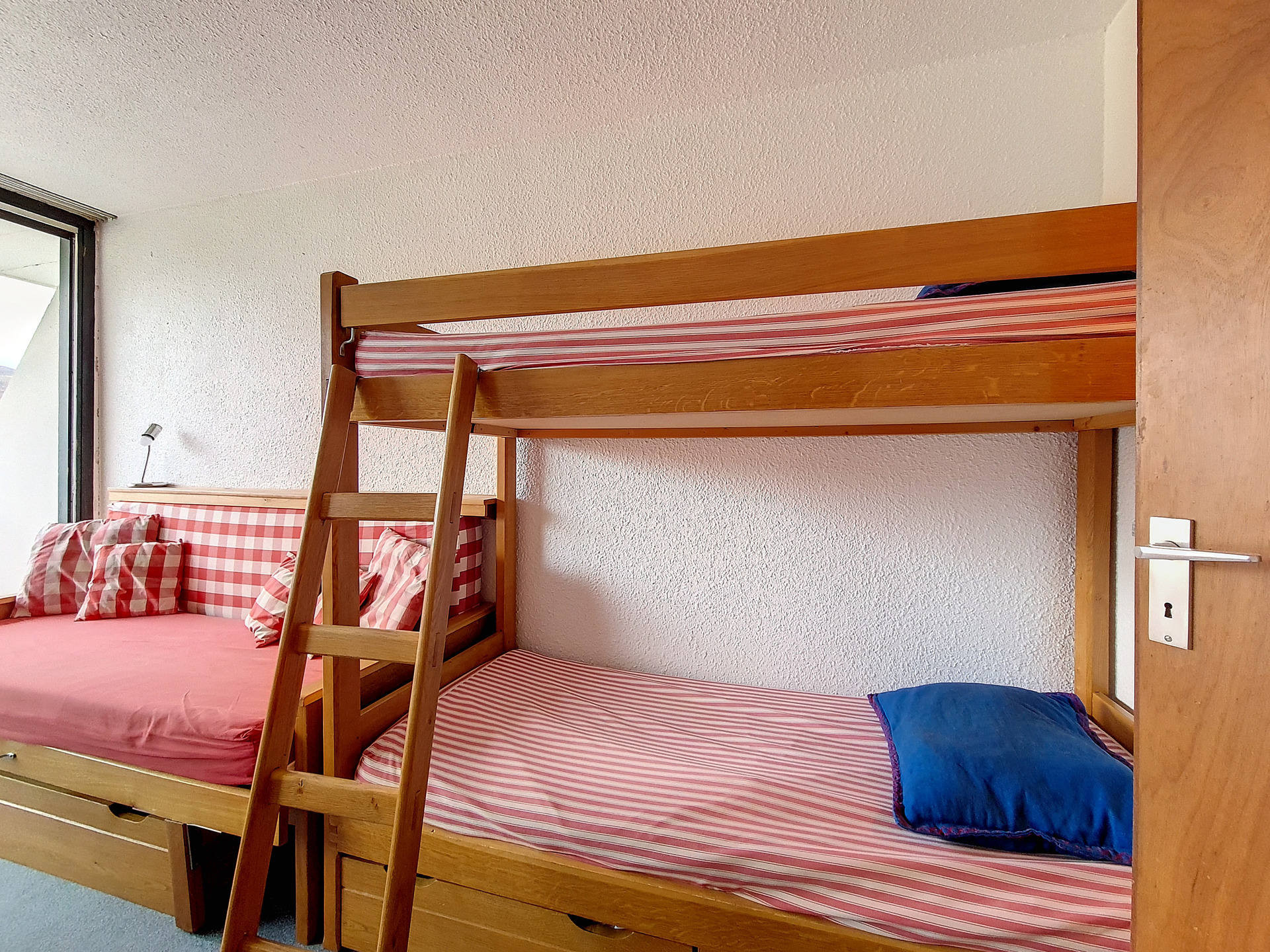 _agence-des-belleville_lv_images__lot_0000045260_12_27286273 _agence-des-belleville_lv_images__lot_0000045260_12_27286273