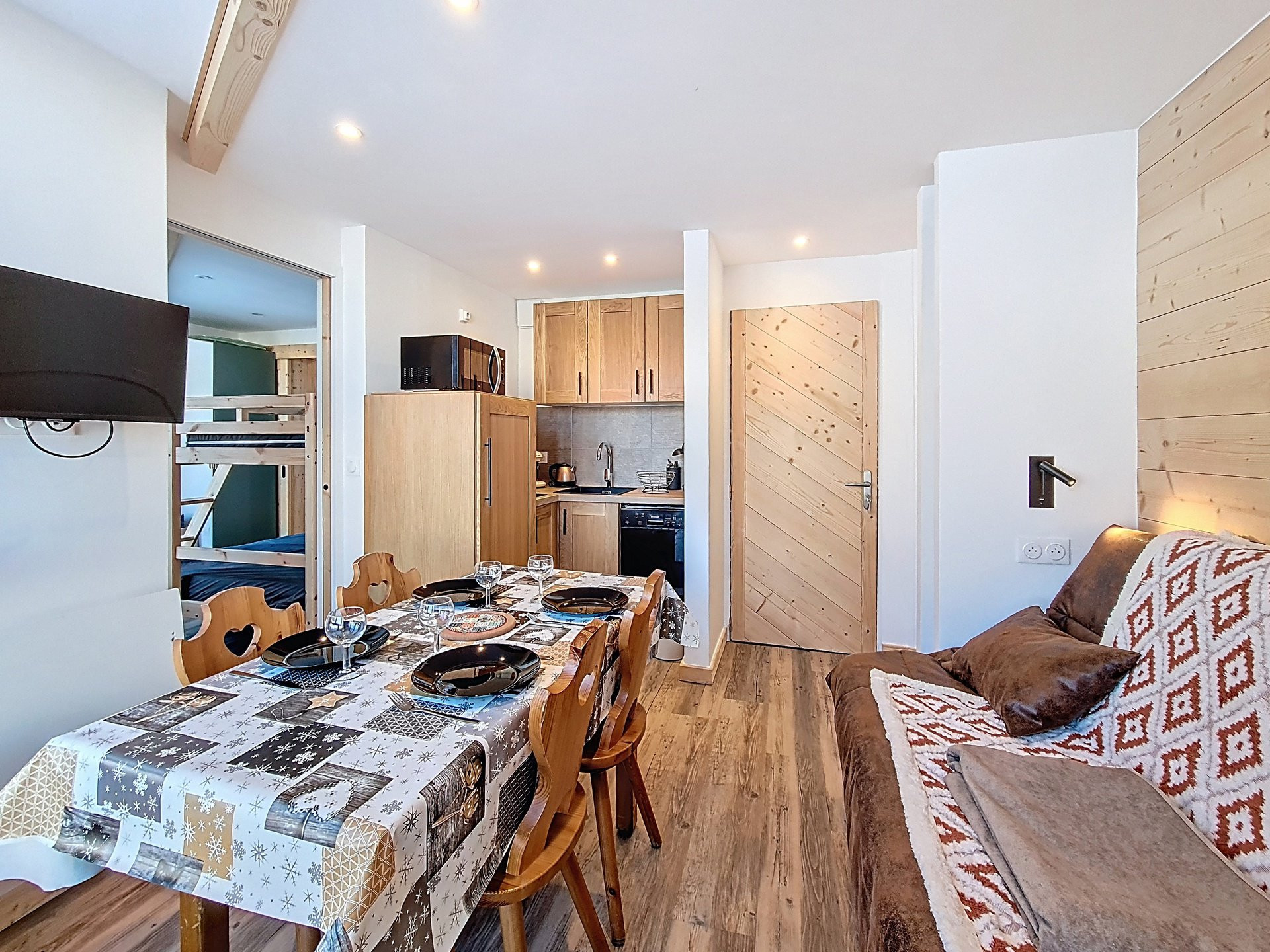 _agence-des-belleville_lv_images__lot_0000045267_01_27811823