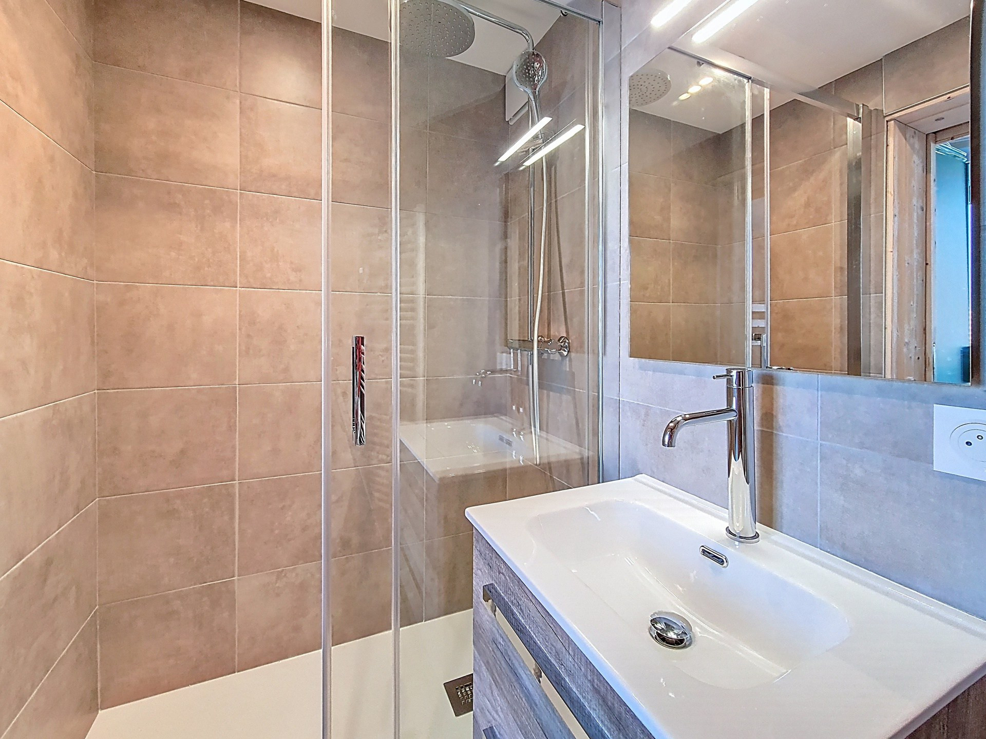 _agence-des-belleville_lv_images__lot_0000045267_11_29595343 _agence-des-belleville_lv_images__lot_0000045267_11_29595343