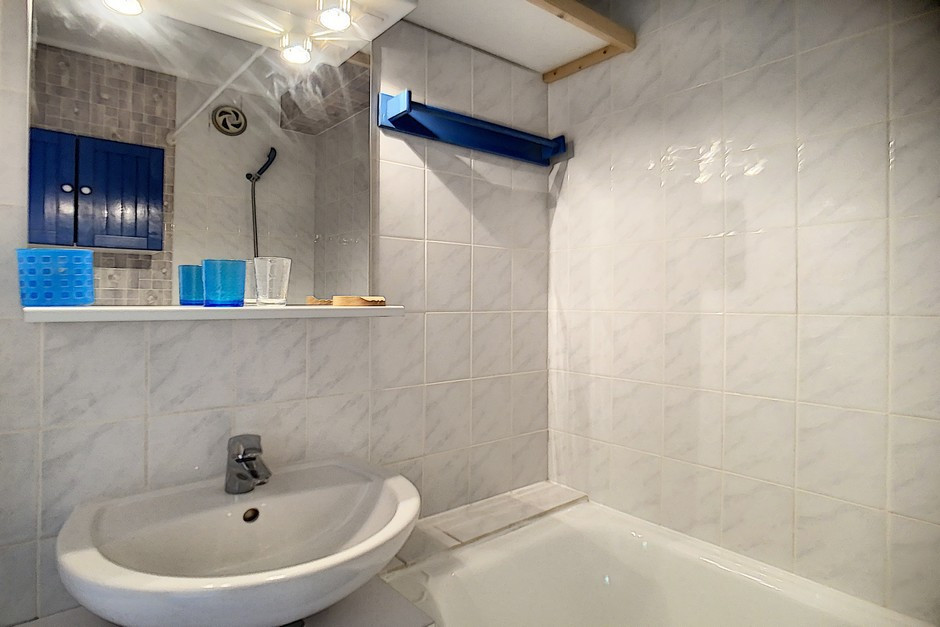 _agence-des-belleville_lv_images__lot_0000045278_12_27044014 _agence-des-belleville_lv_images__lot_0000045278_12_27044014