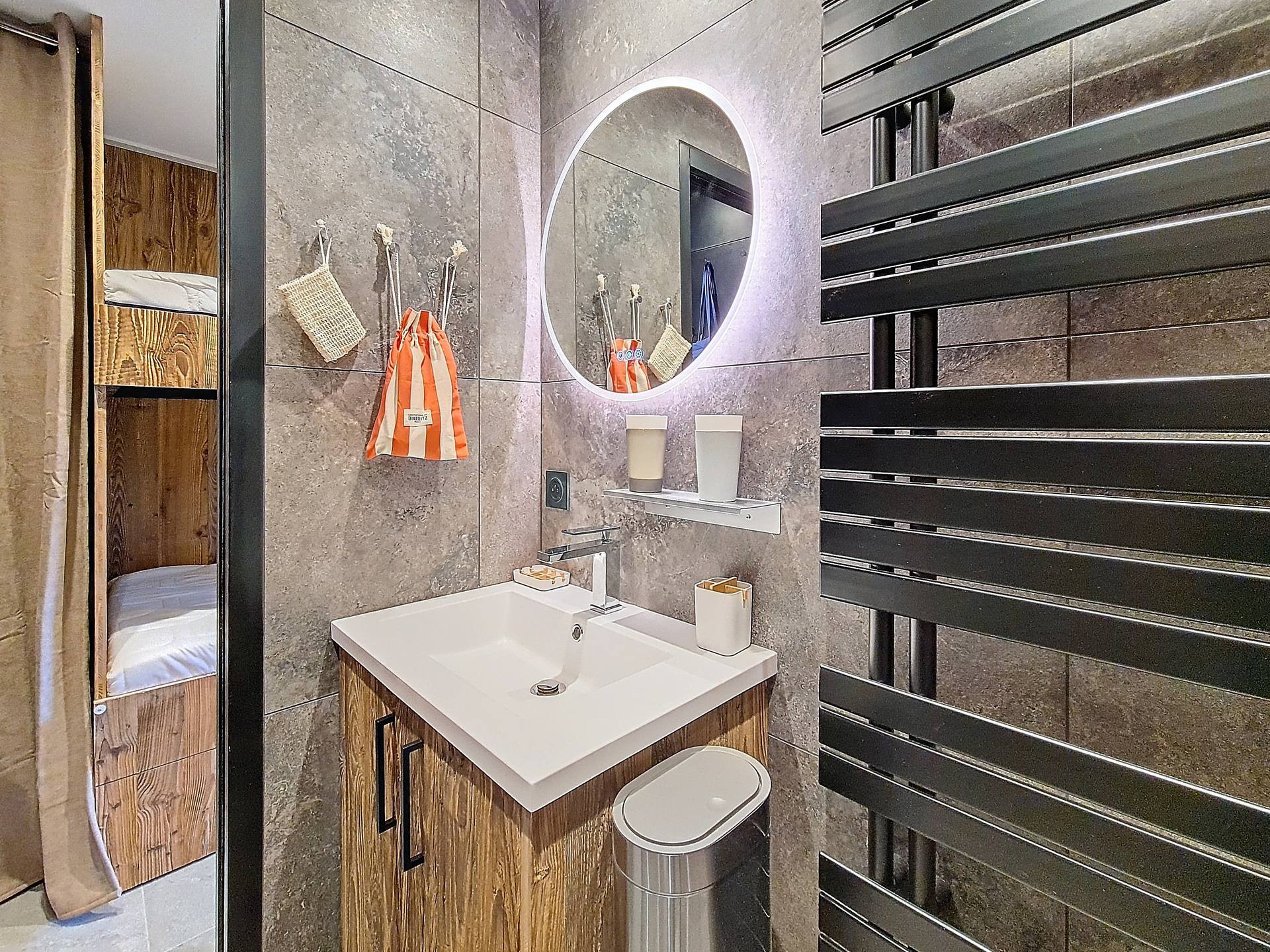 _agence-des-belleville_lv_images__lot_0000045281_11_29438590 _agence-des-belleville_lv_images__lot_0000045281_11_29438590