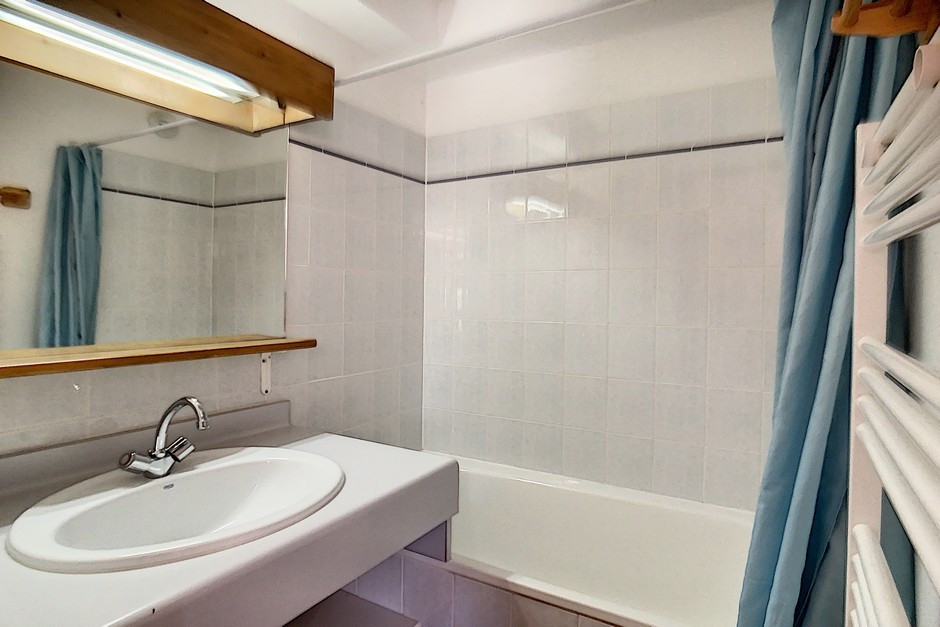 _agence-des-belleville_lv_images__lot_0000045328_14_26688440 _agence-des-belleville_lv_images__lot_0000045328_14_26688440