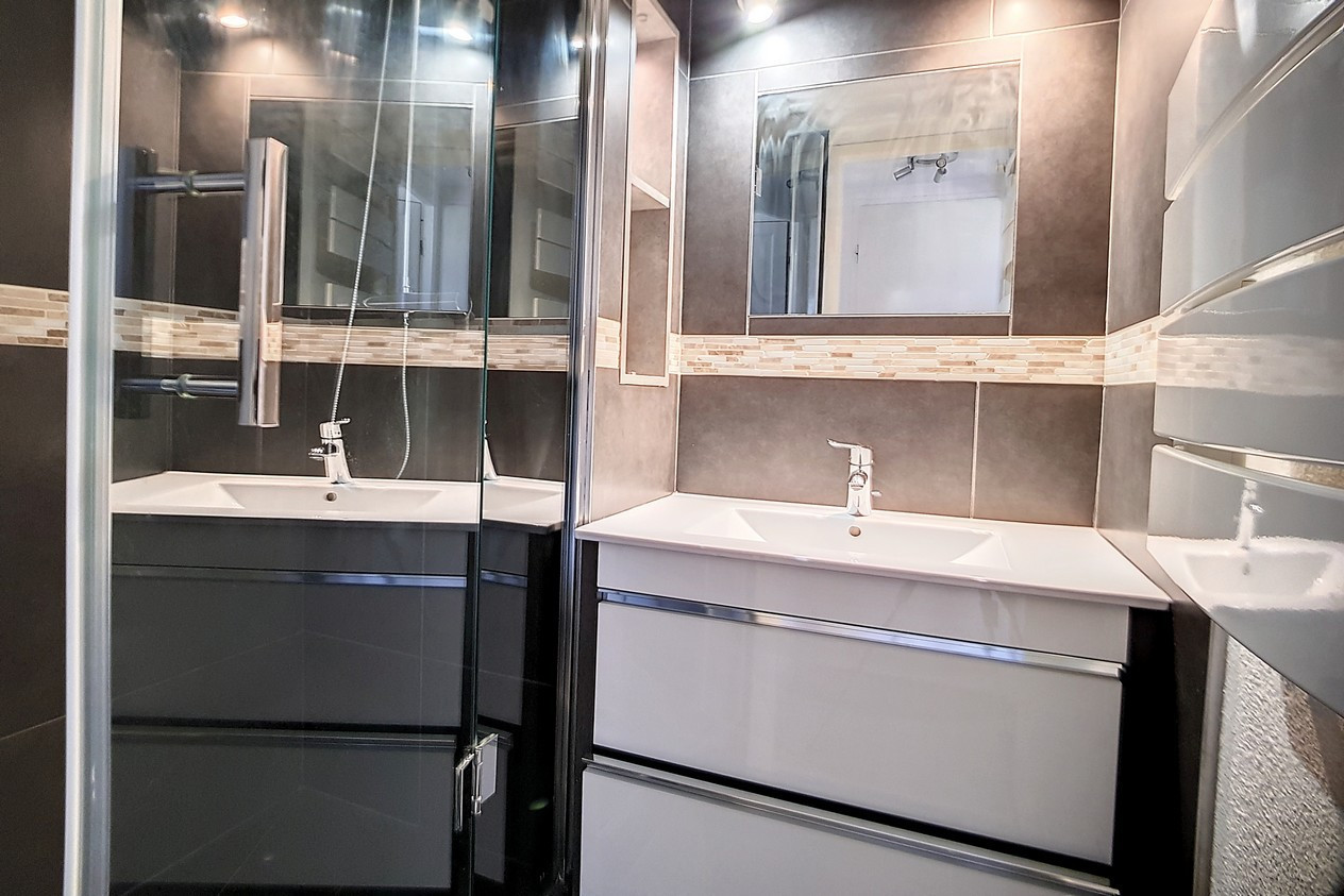 _agence-des-belleville_lv_images__lot_0000045399_14_27862693