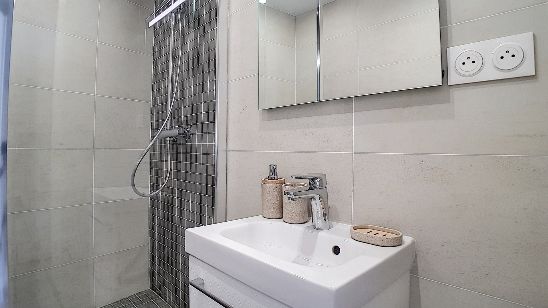 _agence-des-belleville_lv_images__lot_0000045504_13_29534907 _agence-des-belleville_lv_images__lot_0000045504_13_29534907