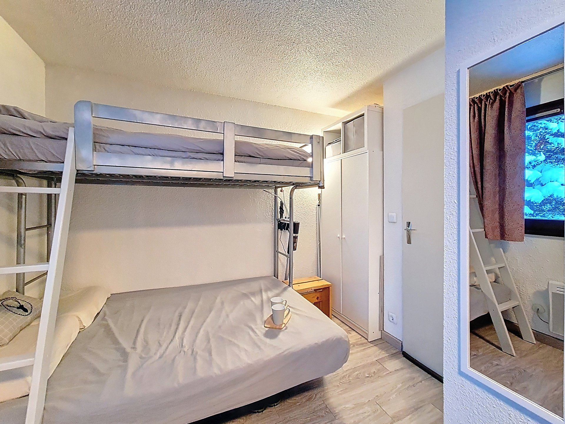 _agence-des-belleville_lv_images__lot_0000045637_07_27429626