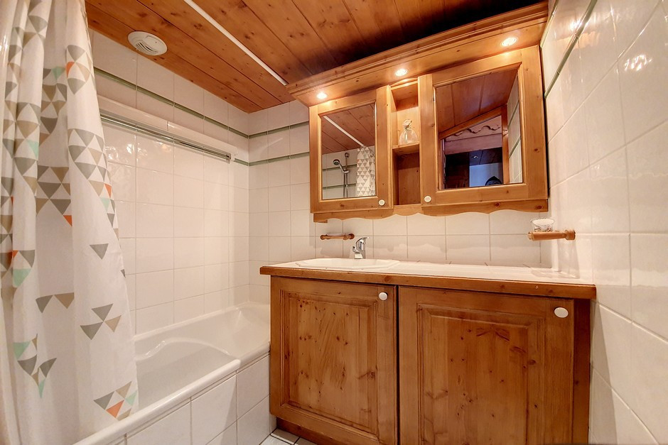 _agence-des-belleville_lv_images__lot_0000045678_13_27560574 _agence-des-belleville_lv_images__lot_0000045678_13_27560574