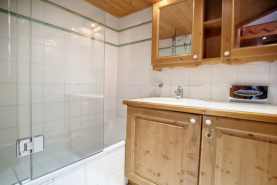 _agence-des-belleville_lv_images__lot_0000045681_13_27415357 _agence-des-belleville_lv_images__lot_0000045681_13_27415357