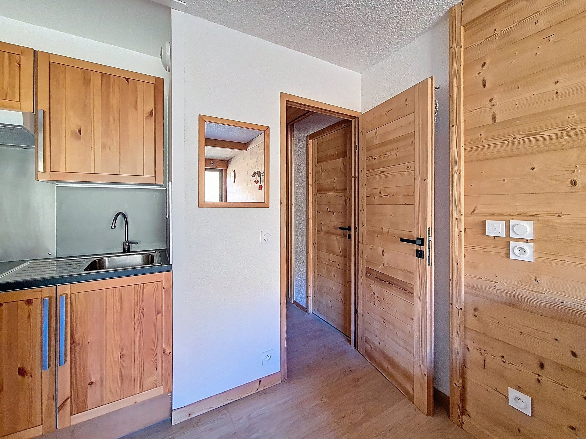 _agence-des-belleville_lv_images__lot_0000045700_05_27695876