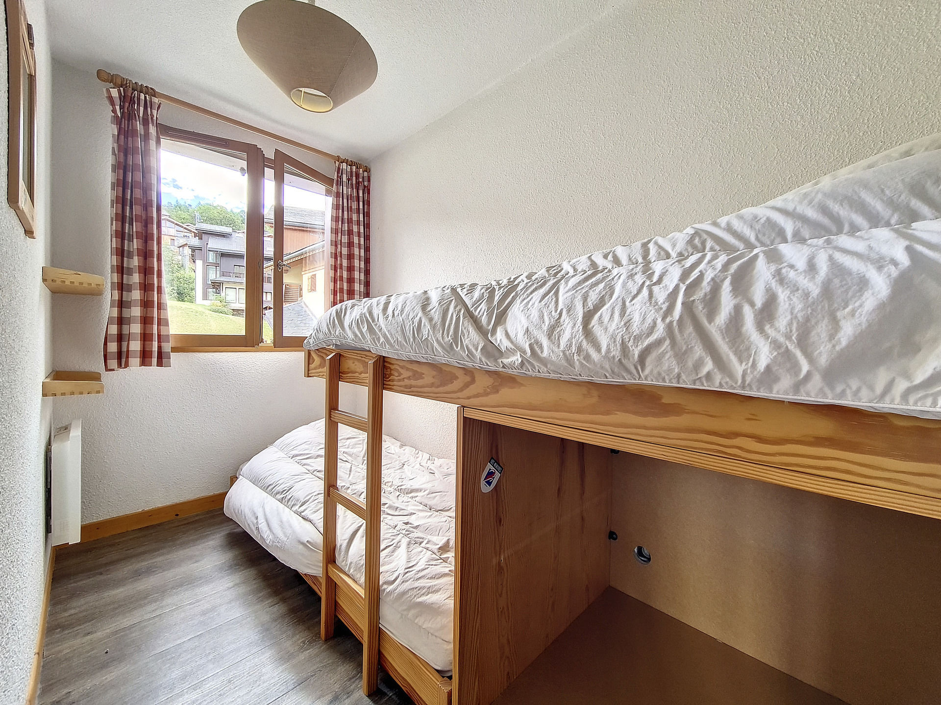 _agence-des-belleville_lv_images__lot_0000045728_15_28480892