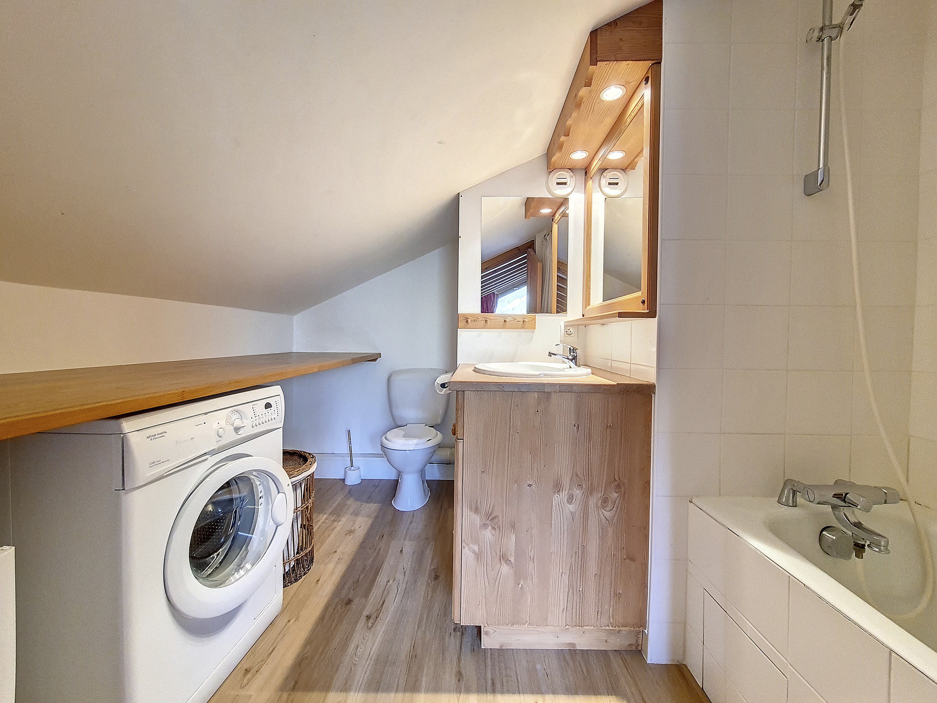 _agence-des-belleville_lv_images__lot_0000045746_16_27074829 _agence-des-belleville_lv_images__lot_0000045746_16_27074829