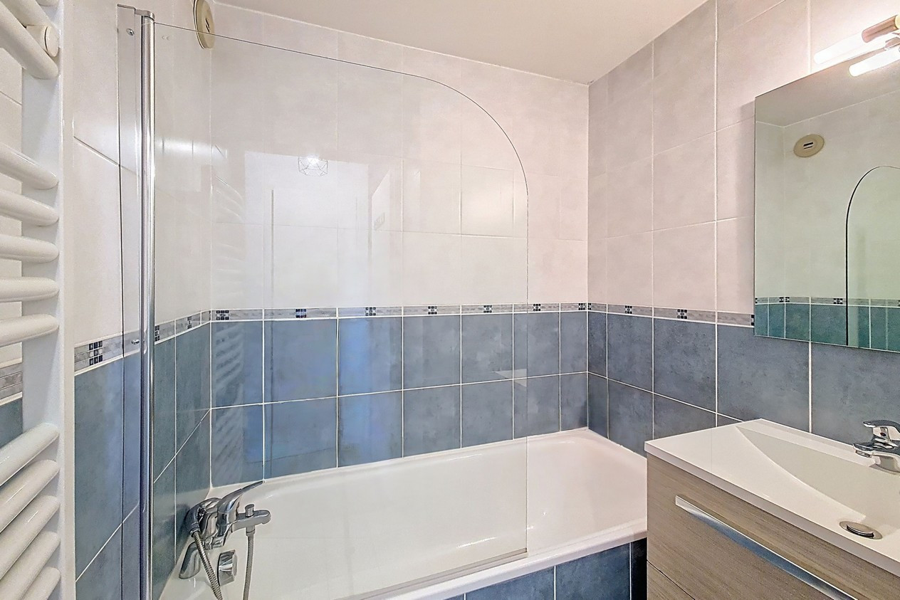 _agence-des-belleville_lv_images__lot_0000045774_12_29318911 _agence-des-belleville_lv_images__lot_0000045774_12_29318911