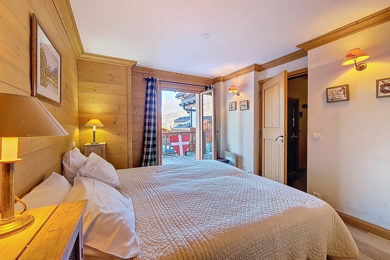 _agence-des-belleville_lv_images__lot_0000045854_12_29270057 _agence-des-belleville_lv_images__lot_0000045854_12_29270057