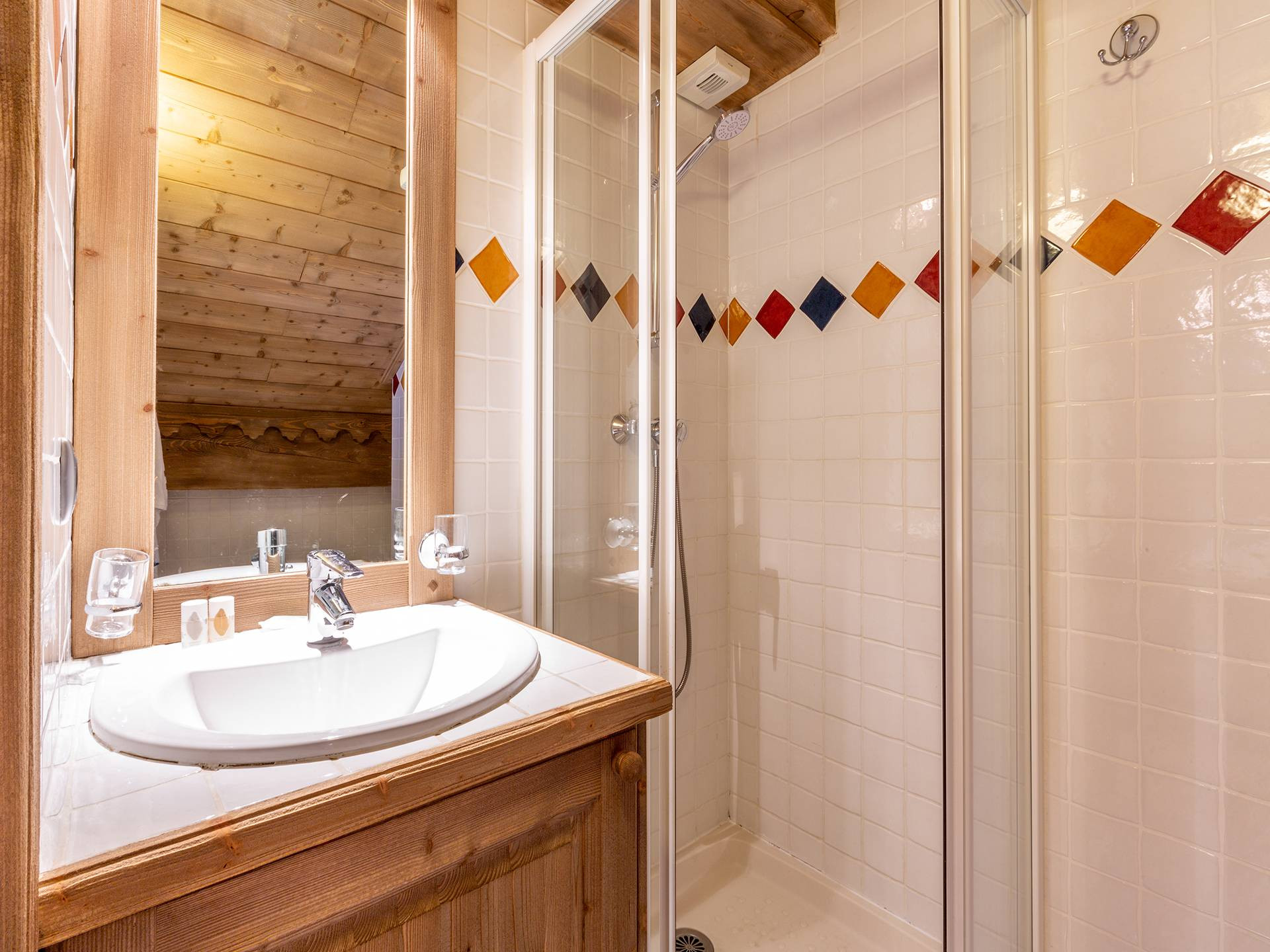 _clients_227344005_photos_22432m_23603575