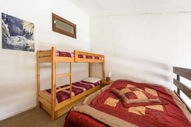 _lv_images__lot_0000000002_05_27650736