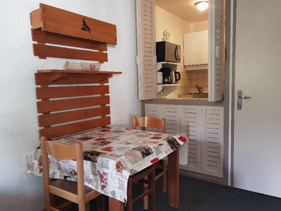 _lv_images__lot_0000000004_03_29348560