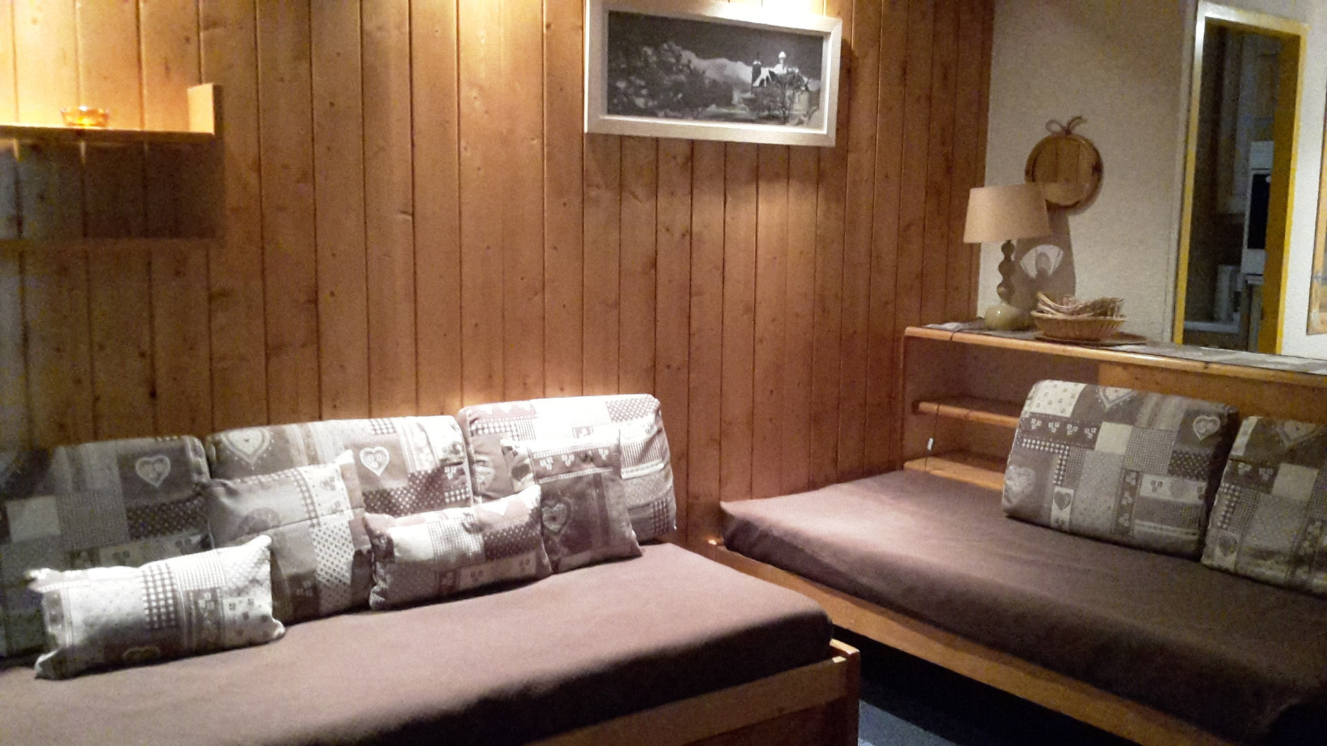 _lv_images__lot_0000000010_02_26813080