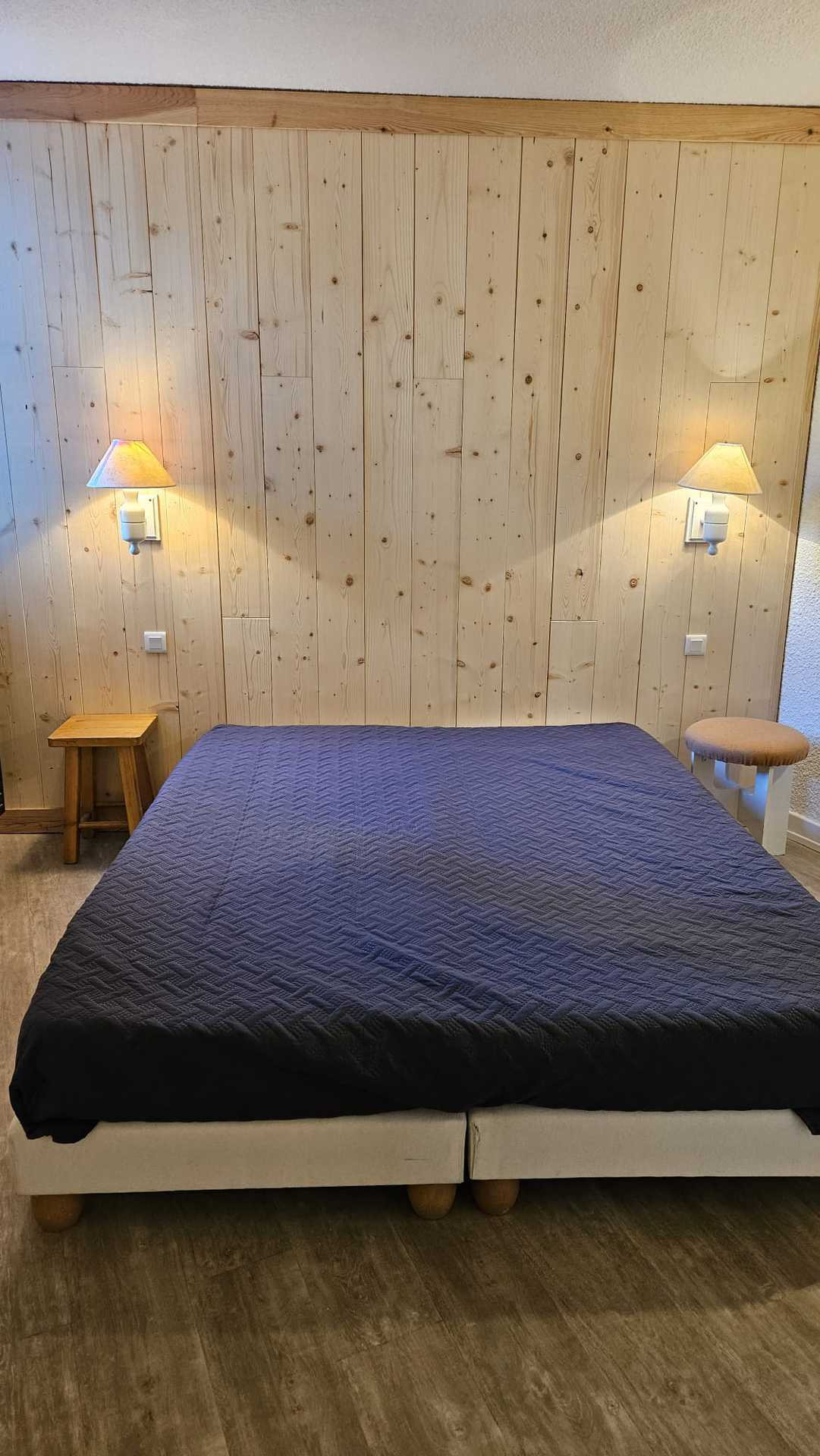 _lv_images__lot_0000000015_03_29647893