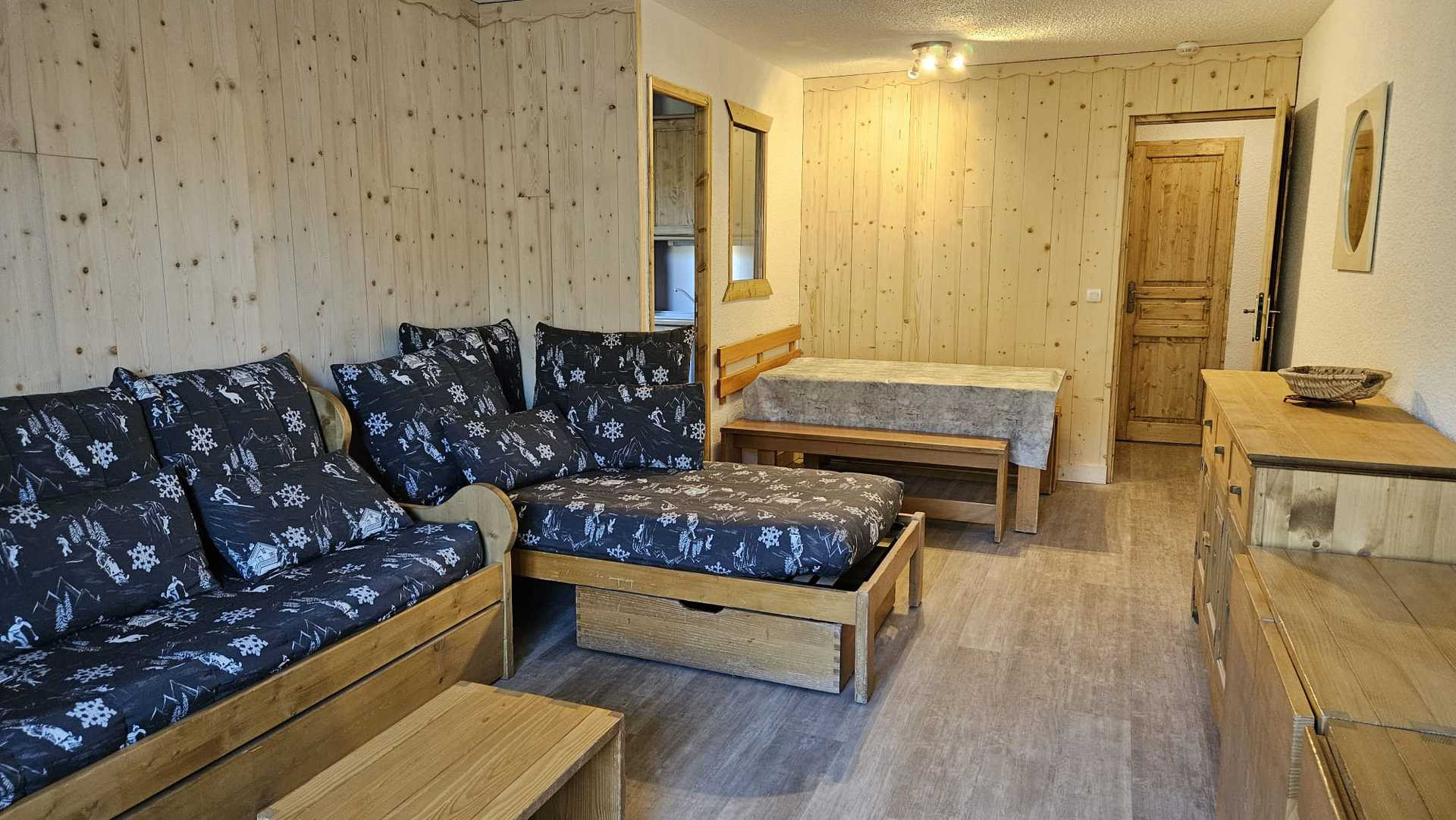 _lv_images__lot_0000000015_07_29647896