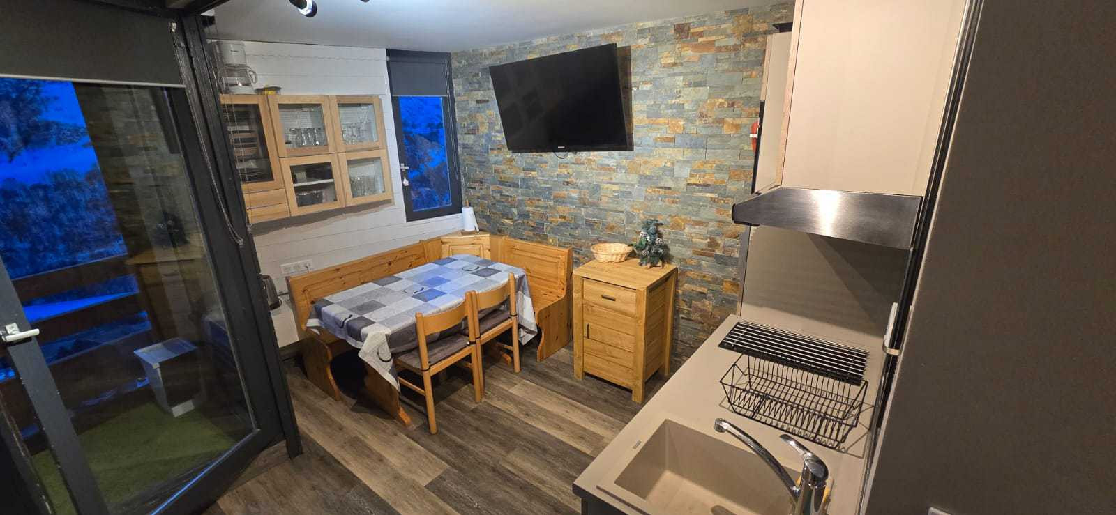 _lv_images__lot_0000000032_01_29268495