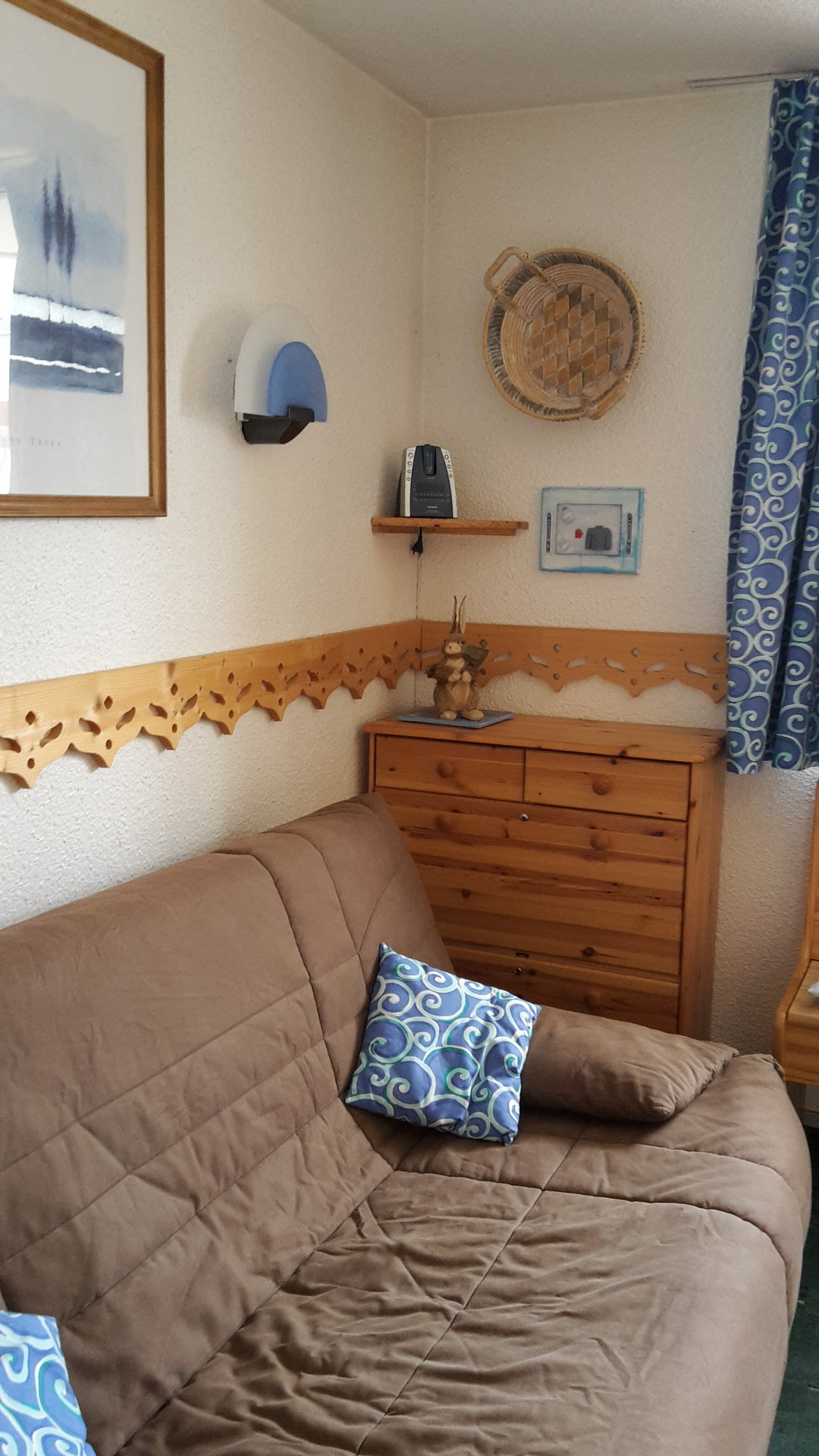 _lv_images__lot_0000000060_03_29862181