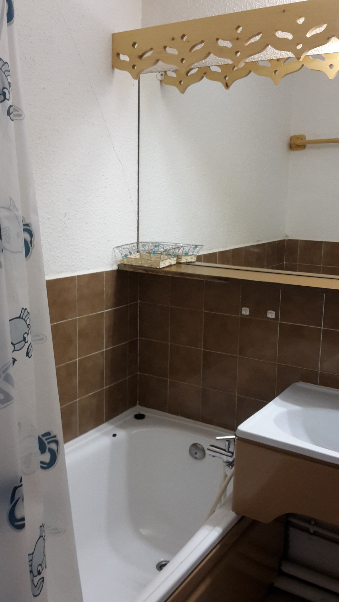 _lv_images__lot_0000000060_06_28047729