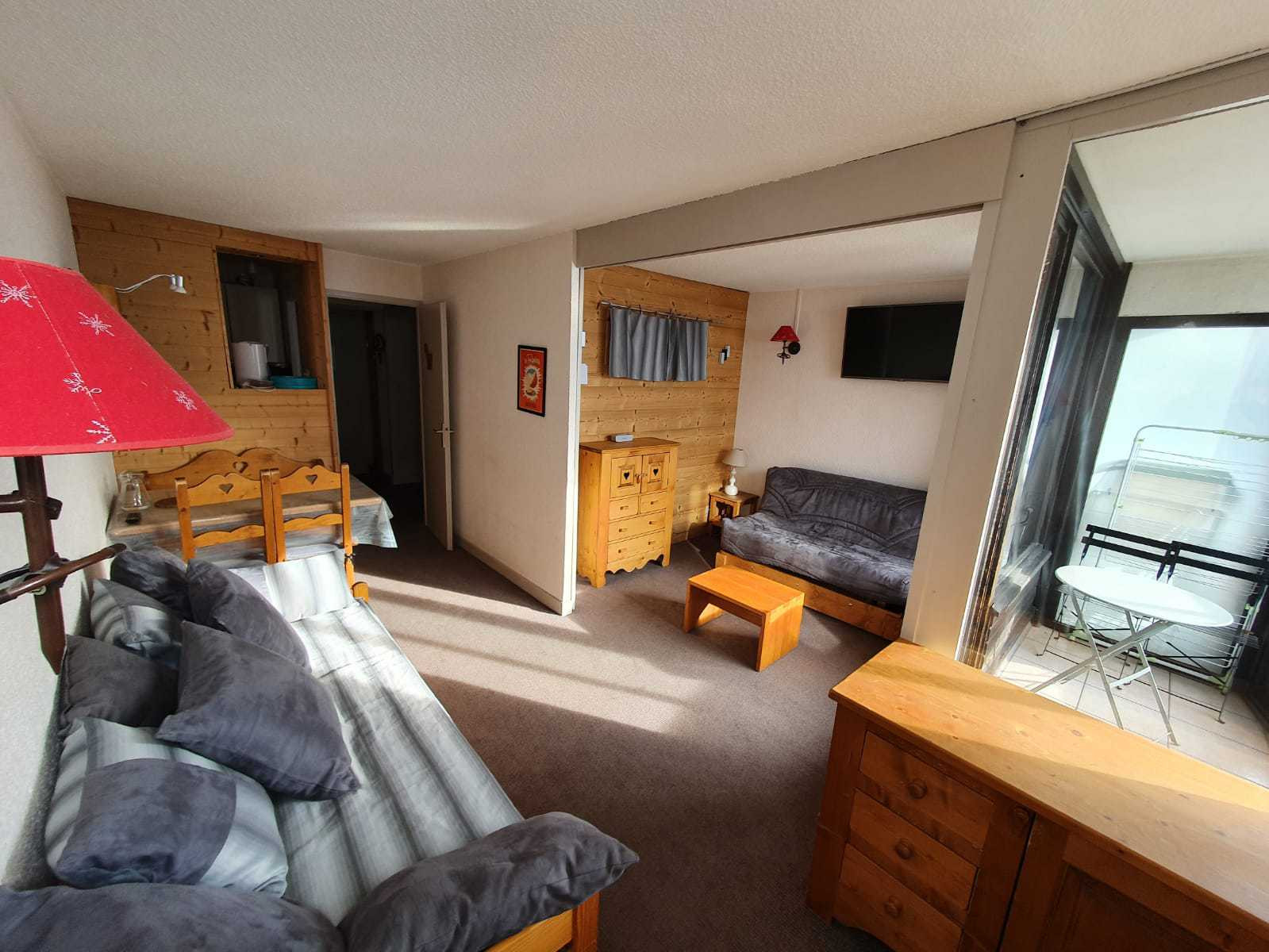 _lv_images__lot_0000000128_03_27517190 _lv_images__lot_0000000128_03_27517190