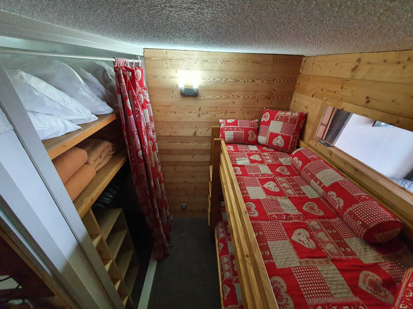 _lv_images__lot_0000000128_06_27517193 _lv_images__lot_0000000128_06_27517193