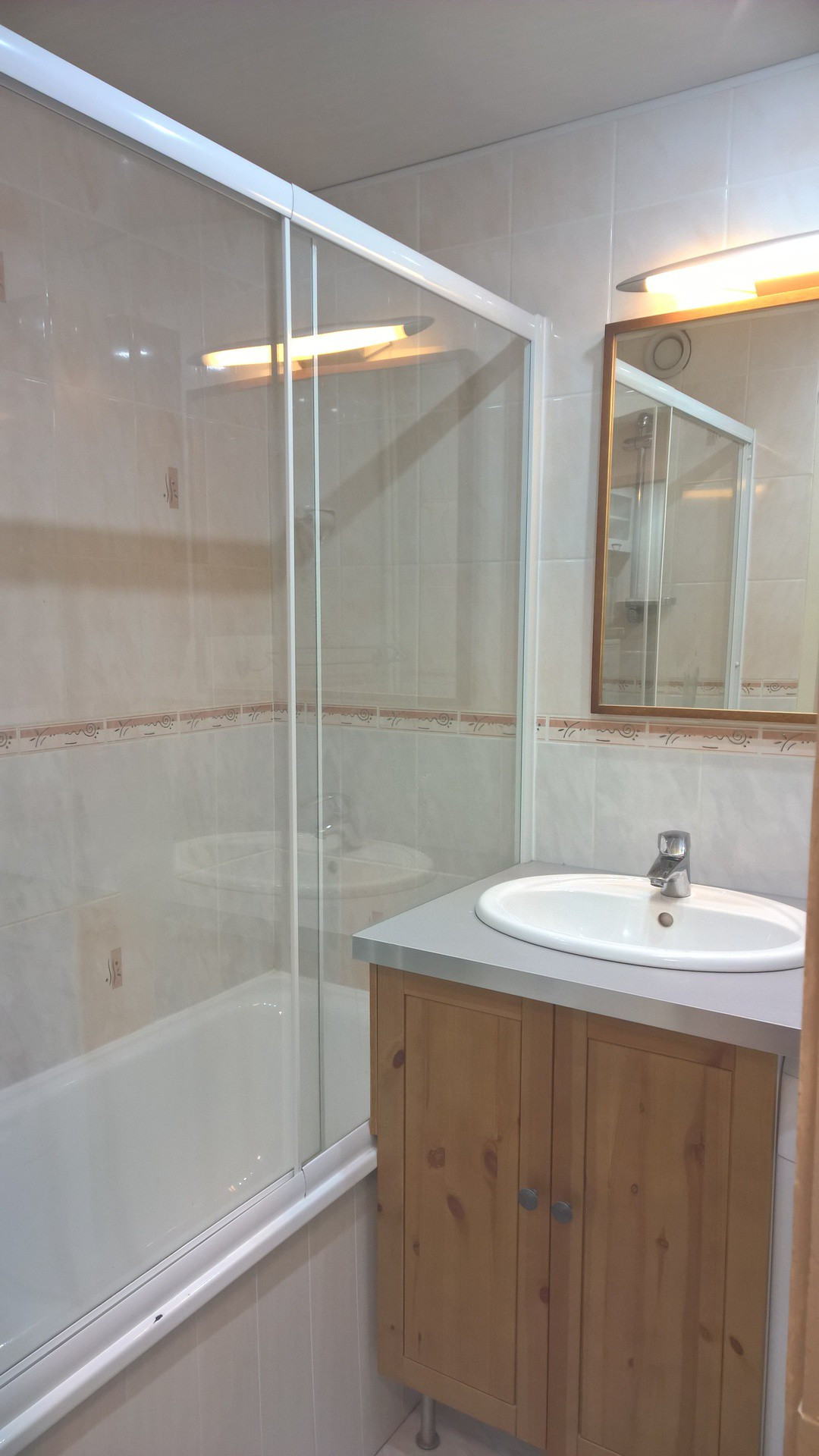 _lv_images__lot_0000000128_09_28086377 _lv_images__lot_0000000128_09_28086377