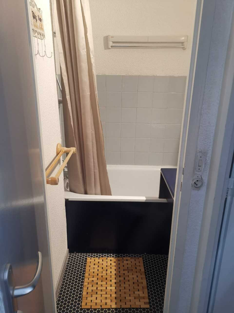 _lv_images__lot_0000000137_05_27785350