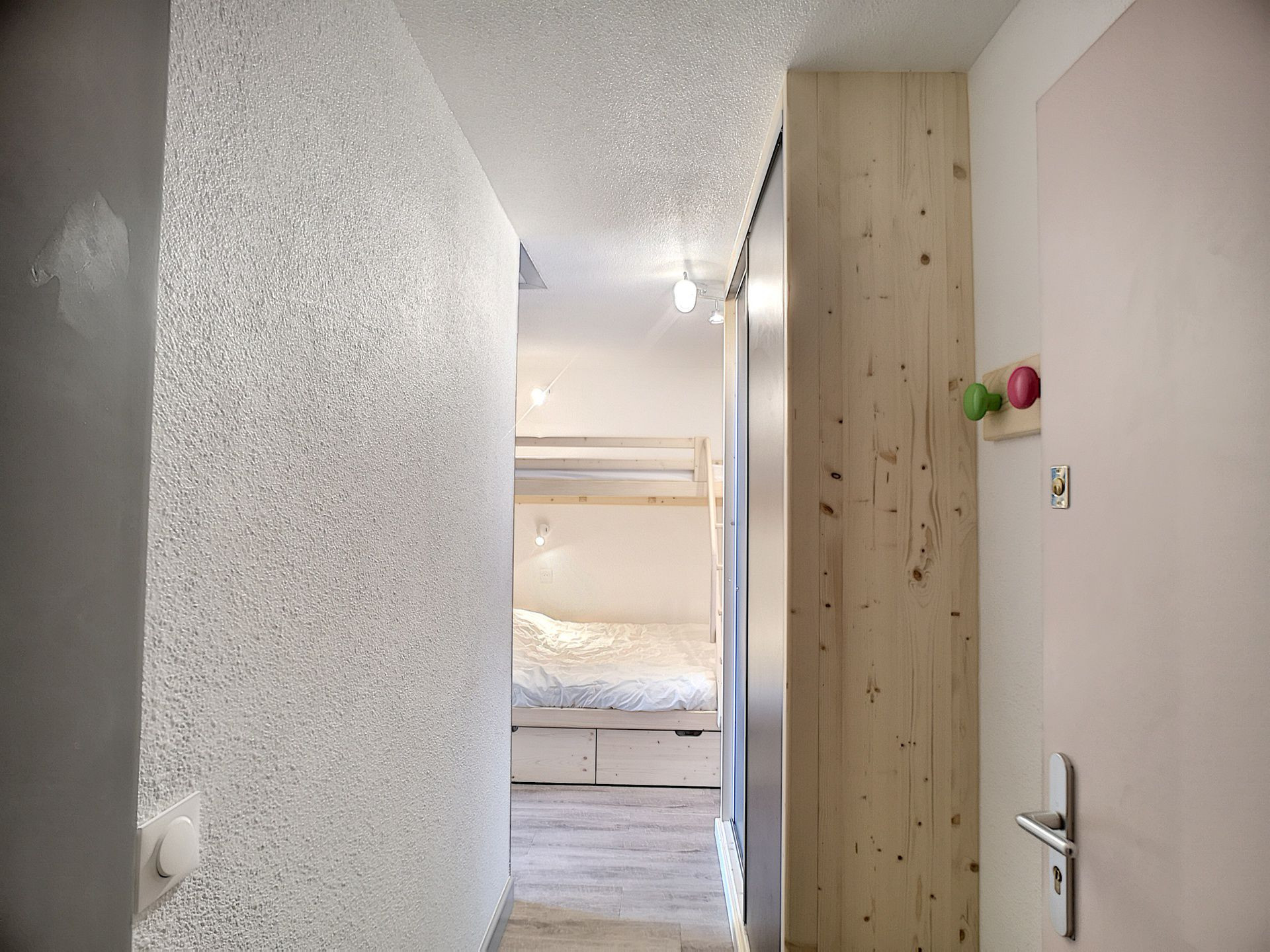 _lv_images__lot_0002000008_12_27052117 _lv_images__lot_0002000008_12_27052117