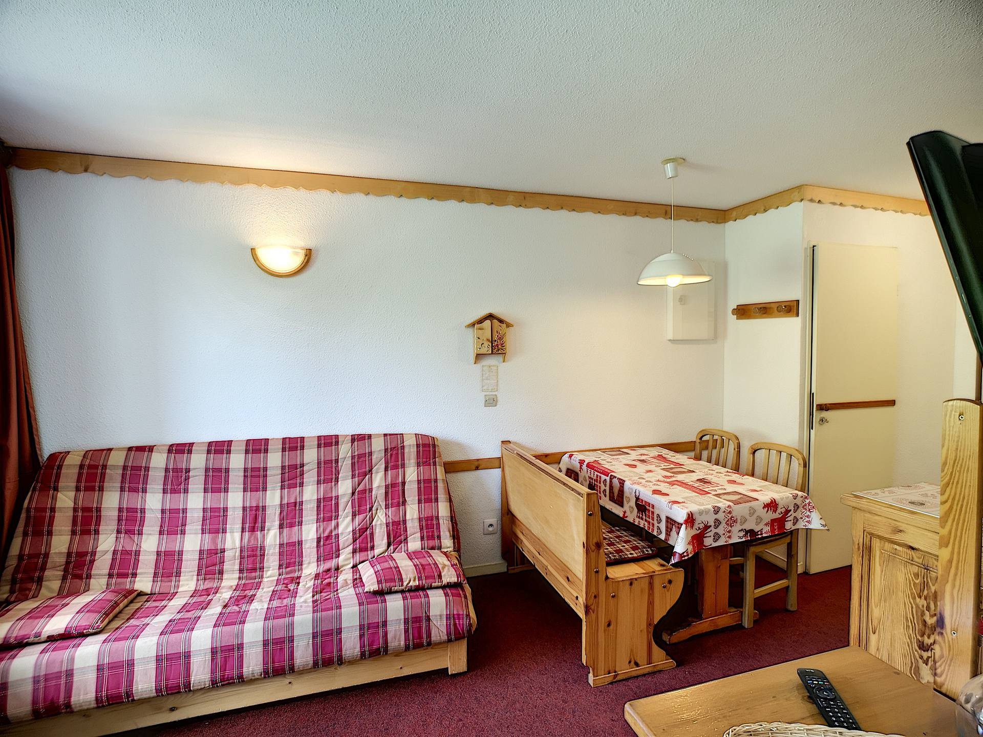 _lv_images__lot_0002000042_06_29425088