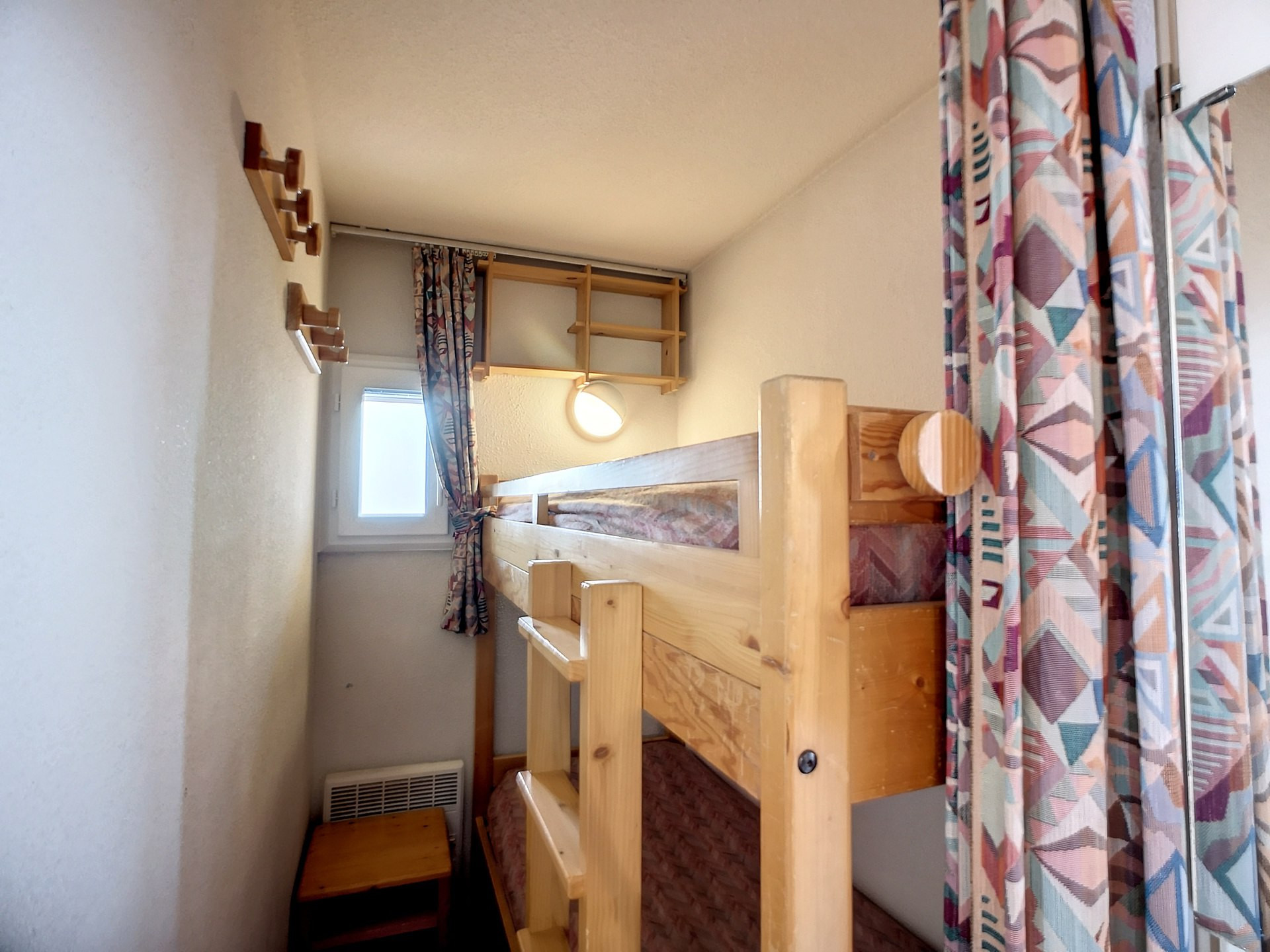 _lv_images__lot_0002000047_08_28219058