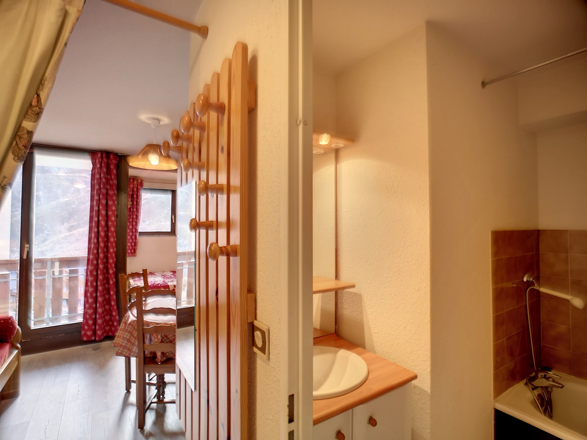 _lv_images__lot_0002011308_08_29605990