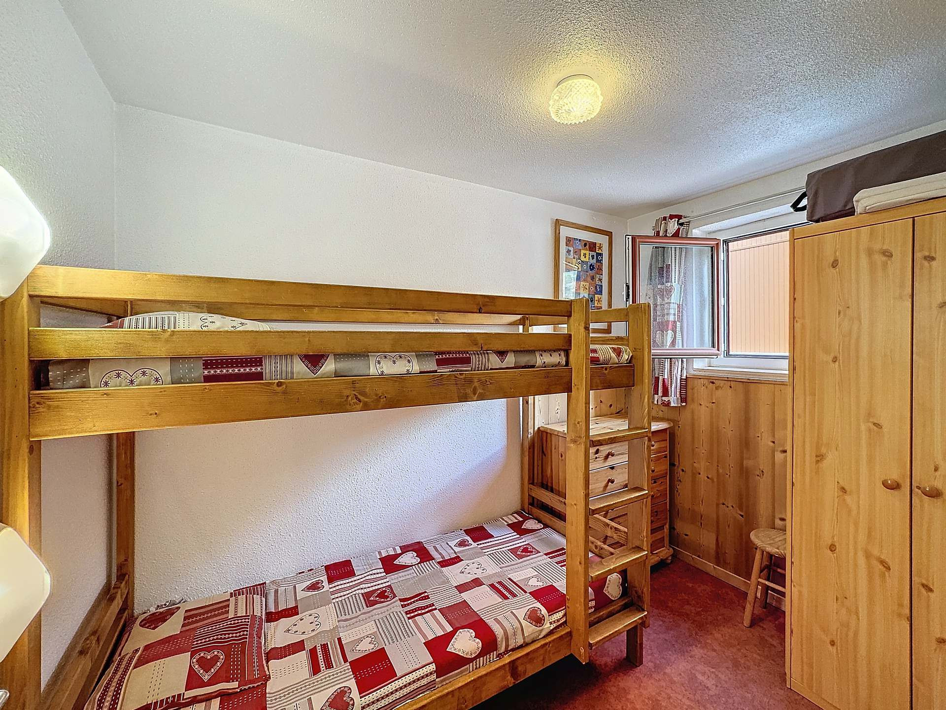 _lv_images__lot_0002011606_04_26810697 _lv_images__lot_0002011606_04_26810697