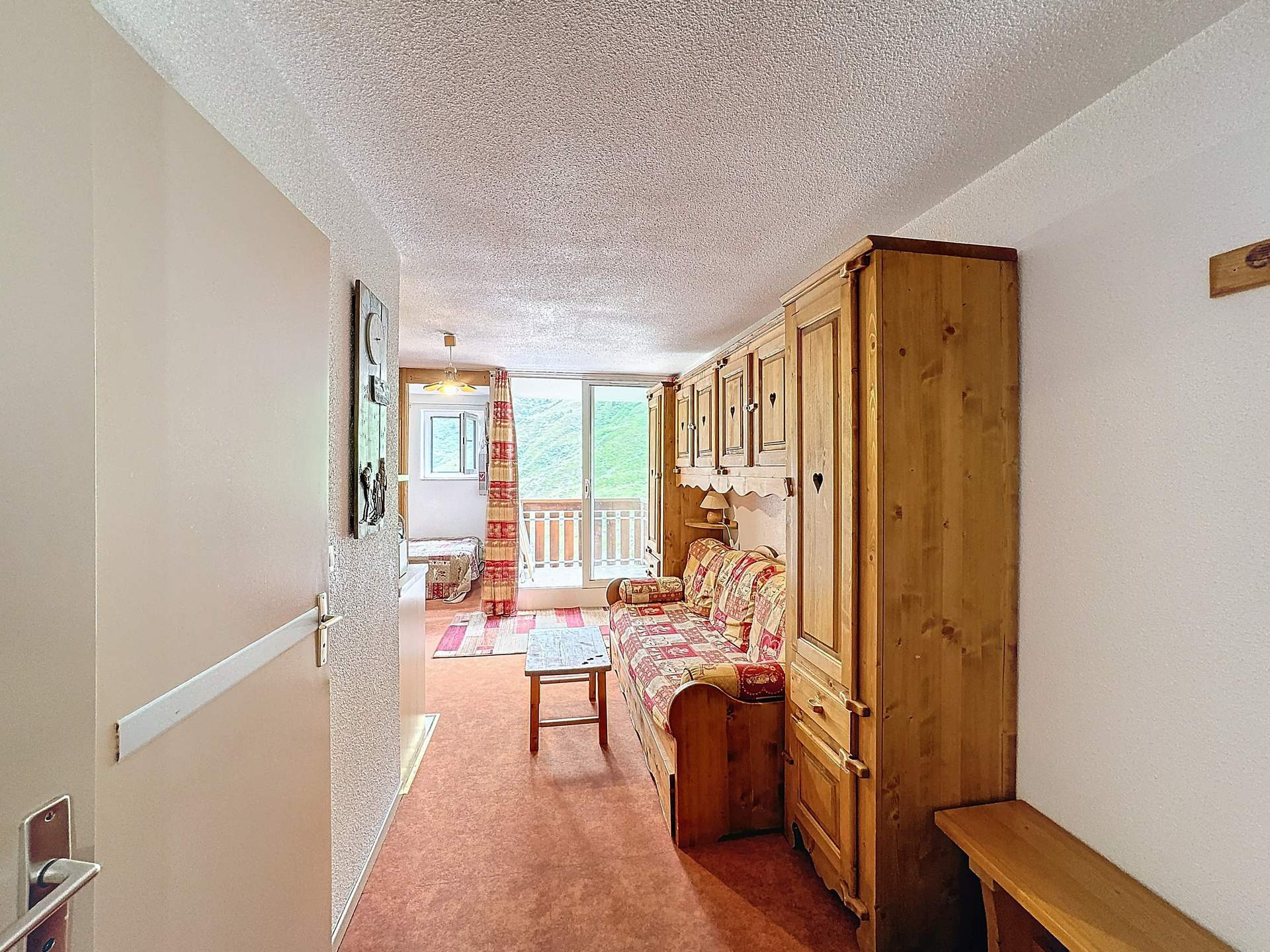 _lv_images__lot_0002011606_05_27368933