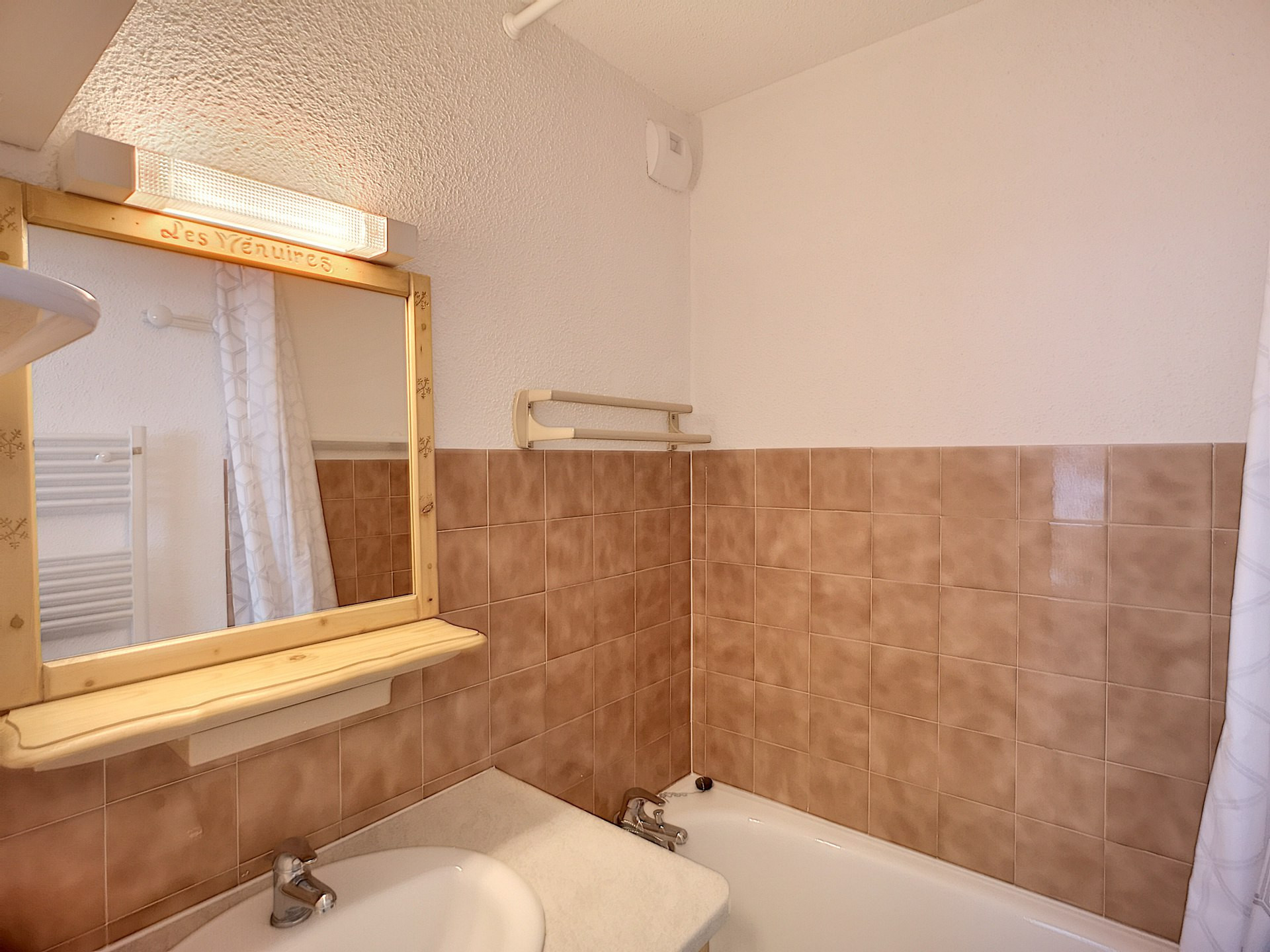 _lv_images__lot_0002012401_11_23615251