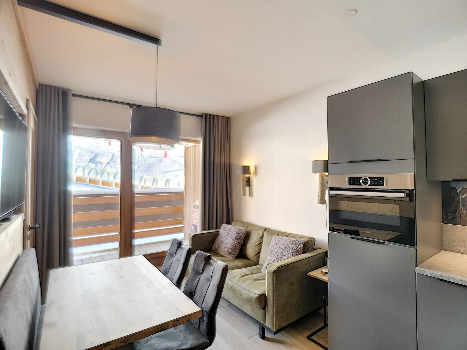 _lv_images__lot_0002020004_03_26781261