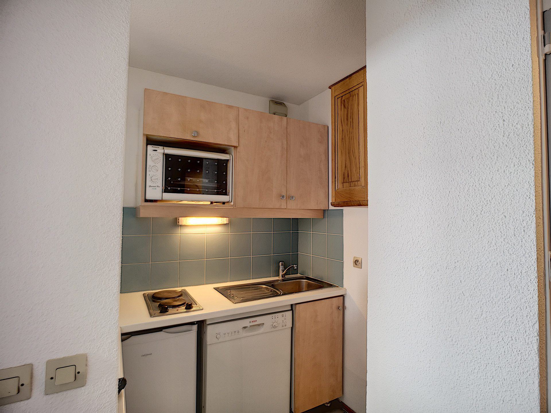 _lv_images__lot_0002020006_02_23614329