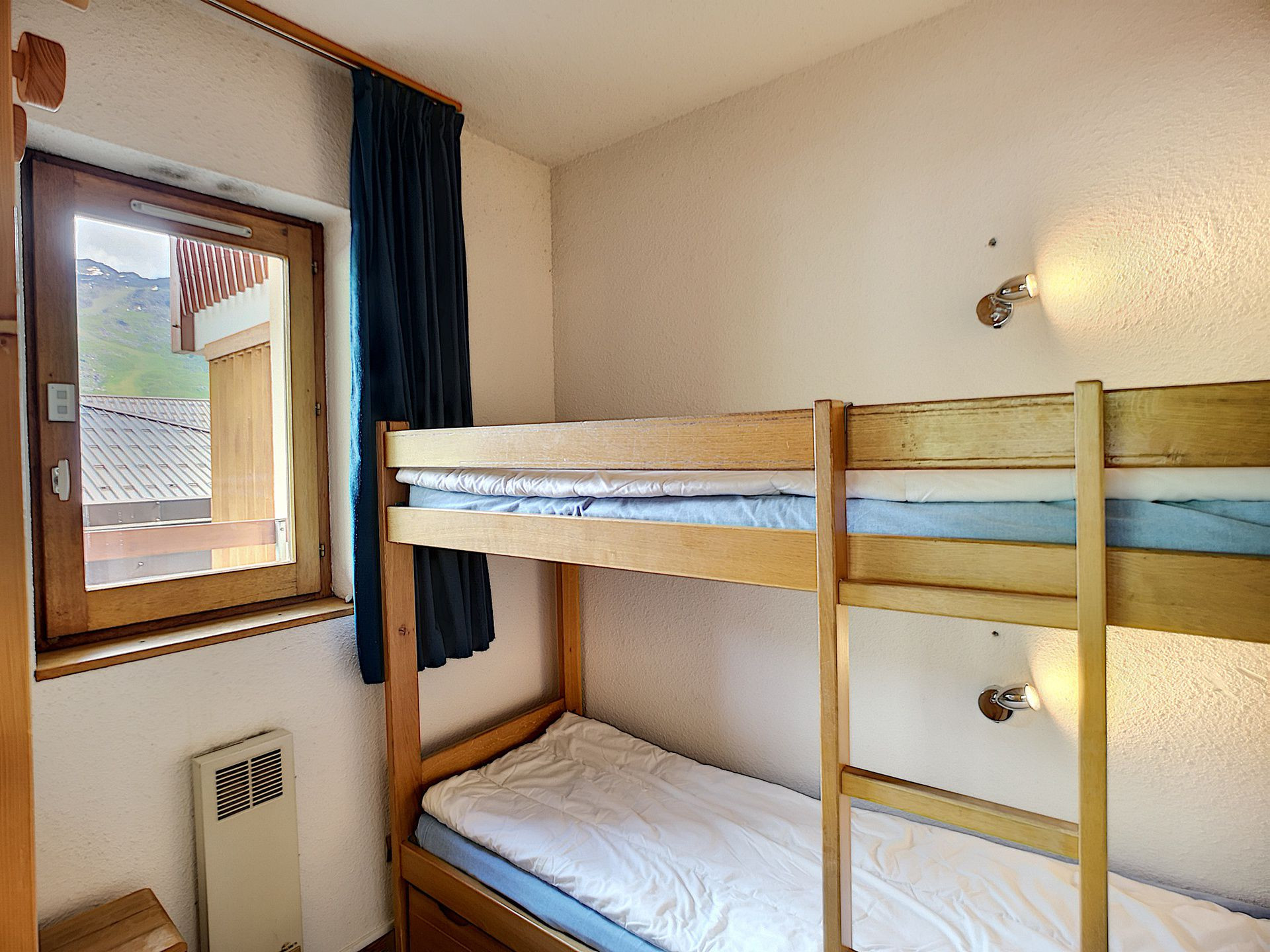 _lv_images__lot_0002020006_09_27609396