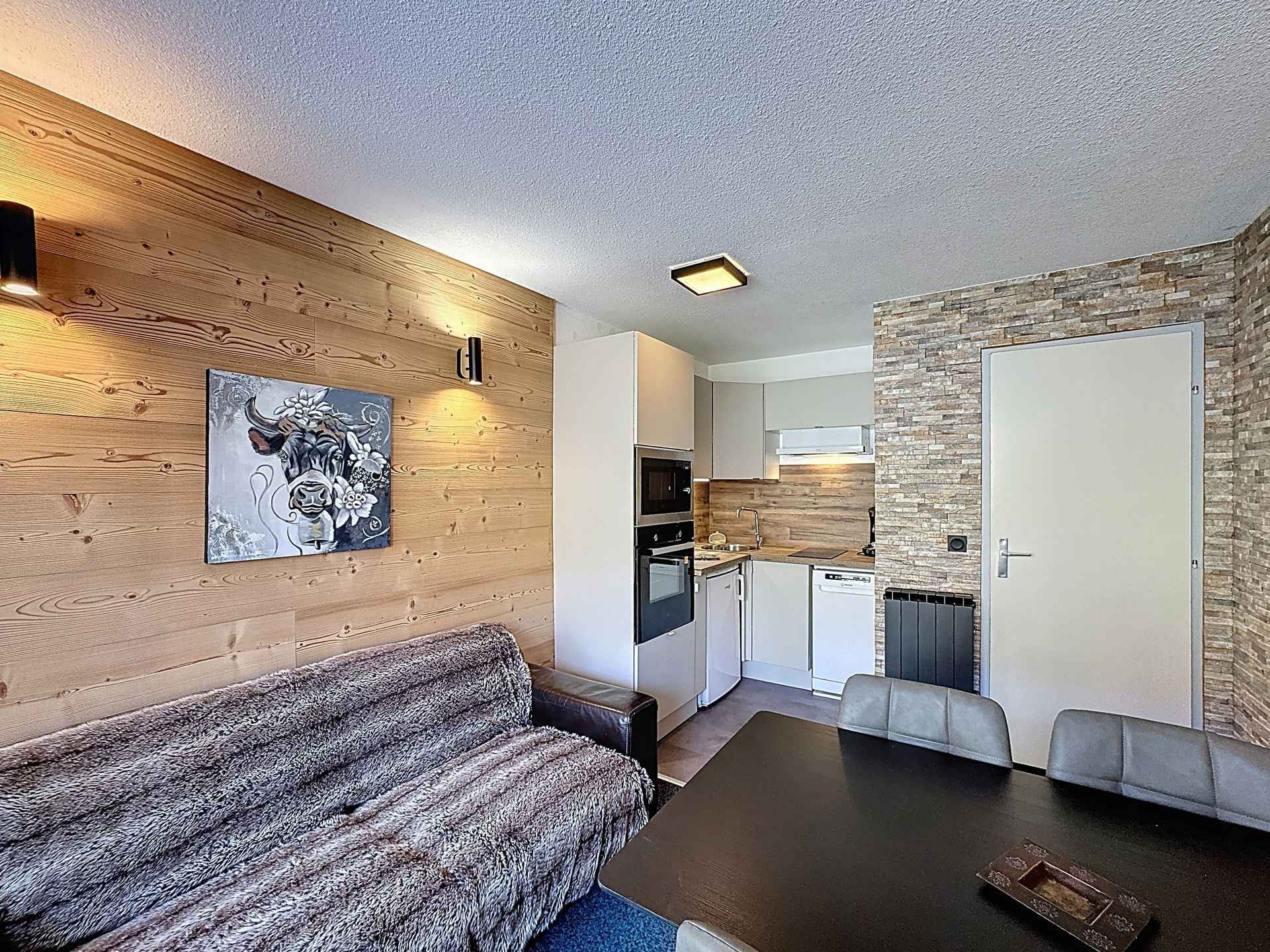 _lv_images__lot_0002020013_02_29646024