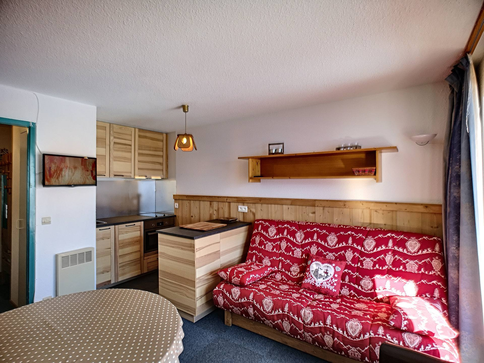 _lv_images__lot_0002020044_02_27706704